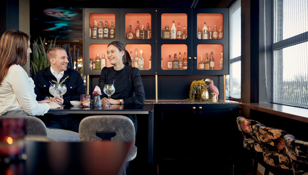bar