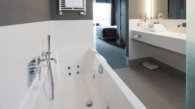 Bath room Hotel Brussels Airport